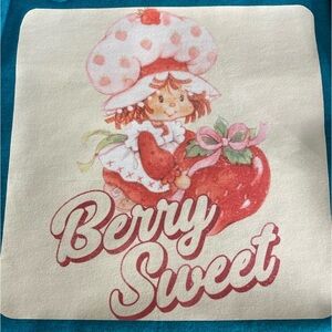 Vintage NEW.. Small Petite Strawberry Shortcake Tee.🖤